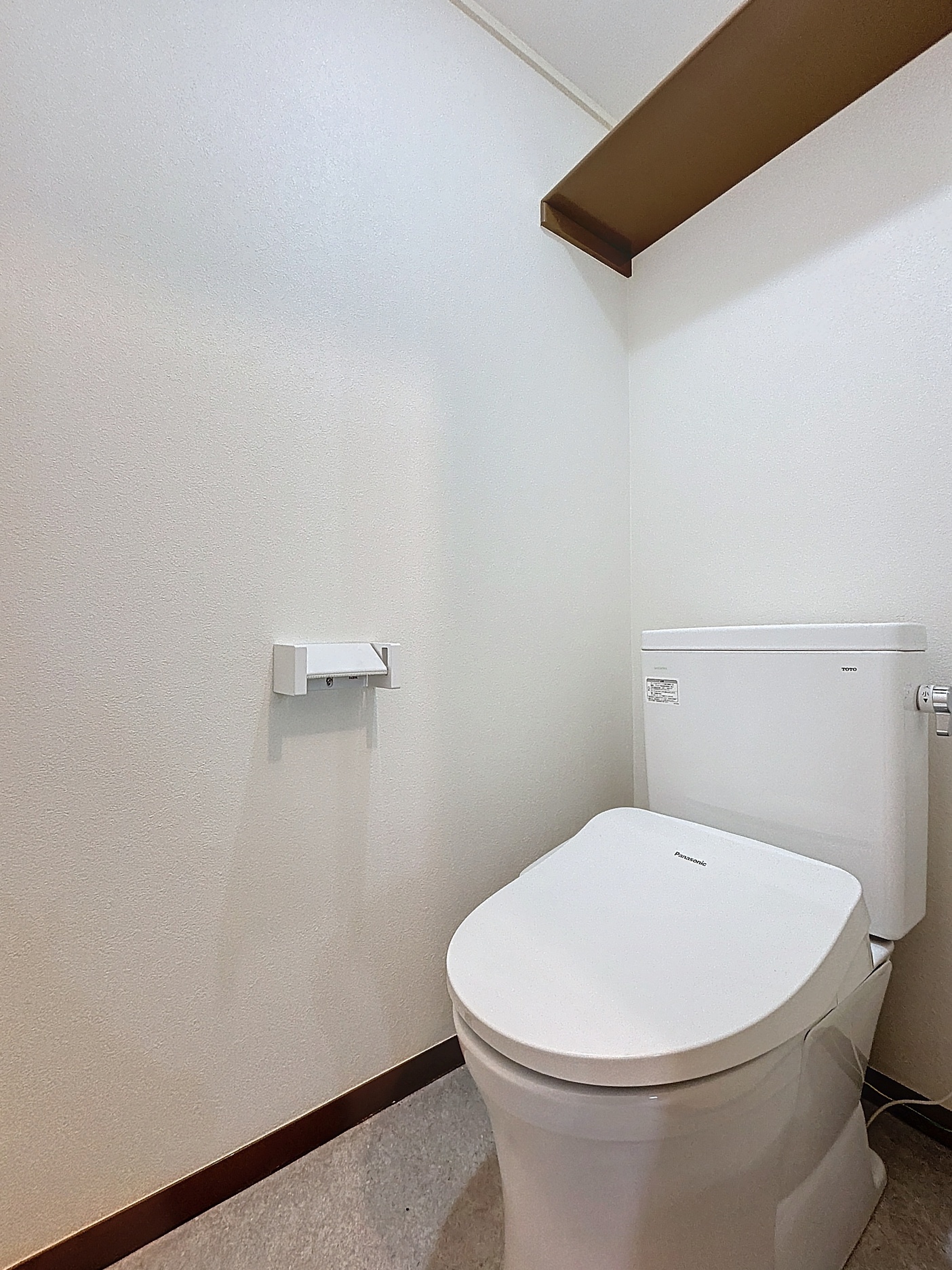 トイレ　シンプルでどなたでも使いやすいトイレです！ 清掃も楽々♪