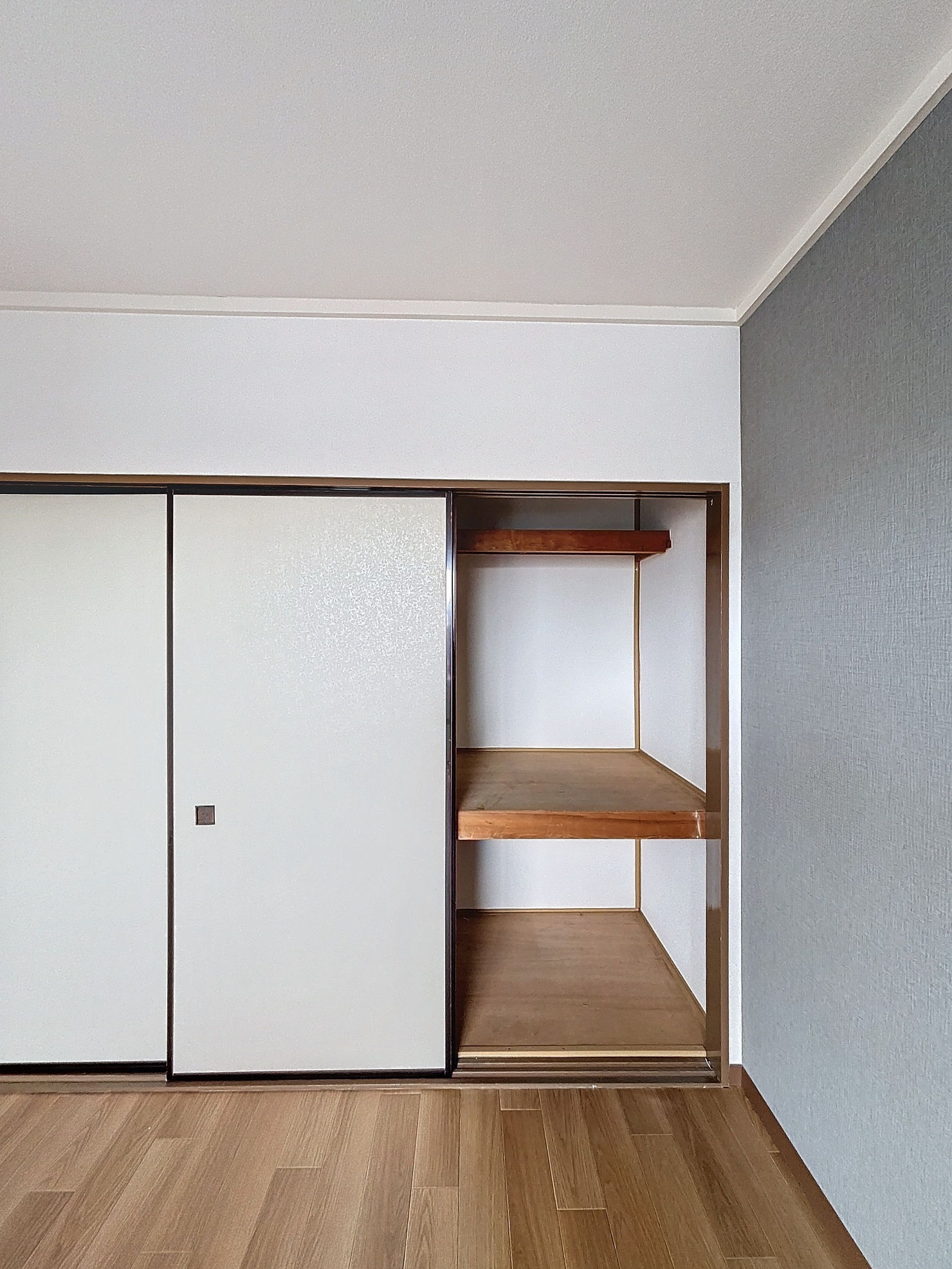 収納　奥行きのある収納です！ 大きな荷物の収納や衣替えの際に大…