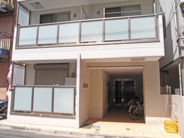 エントランス　清潔なエントランスです