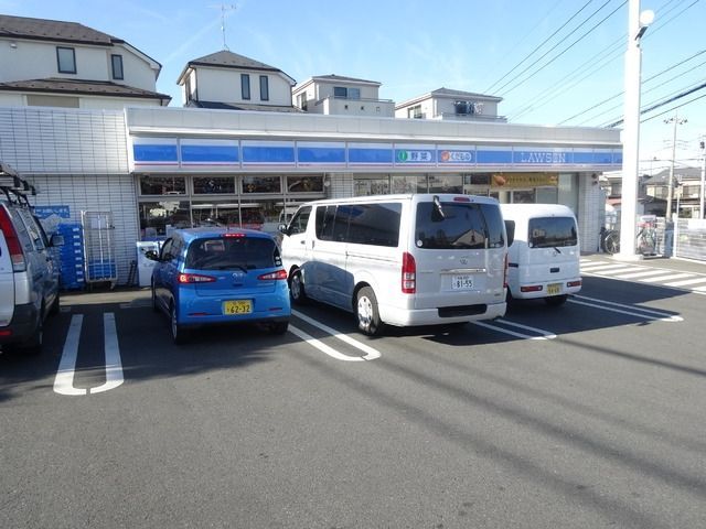 コンビニ　ローソン（コンビニ）まで554m