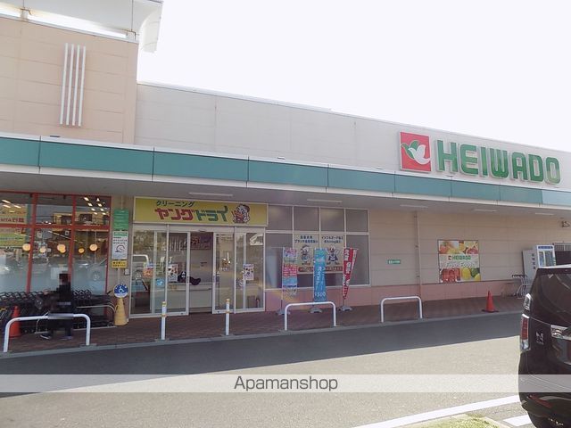 スーパー　平和堂中小田井店（スーパー）まで594m