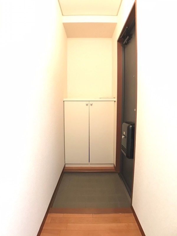 玄関　玄関フロアは、DKが見えないつくりに！」