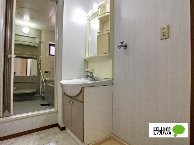洗面設備　他のお部屋の写真です