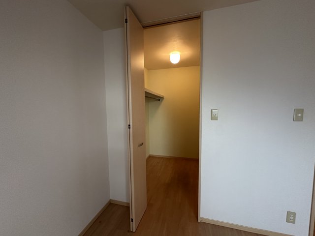 グランドコート朝陽が丘 本館の内装写真