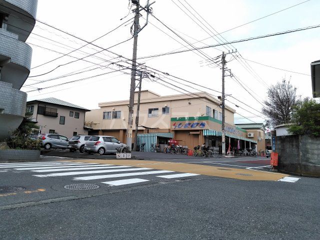 スーパー　しまむらストアー 中里店（スーパー）まで584m