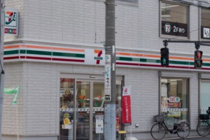 コンビニ　セブンイレブン江東西大島駅西店（コンビニ）まで60m