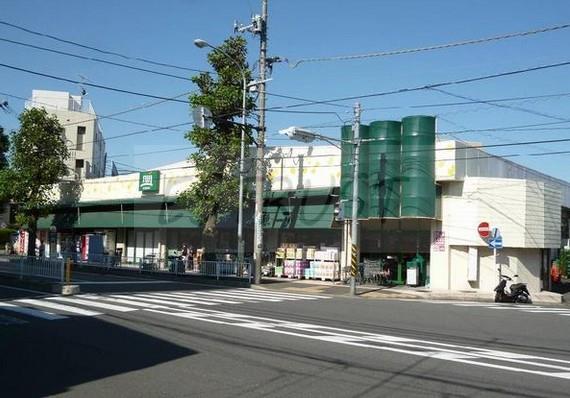 スーパー　Fuji伊勢町店（スーパー）まで325m