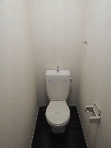トイレ　バストイレセパレートタイプ。