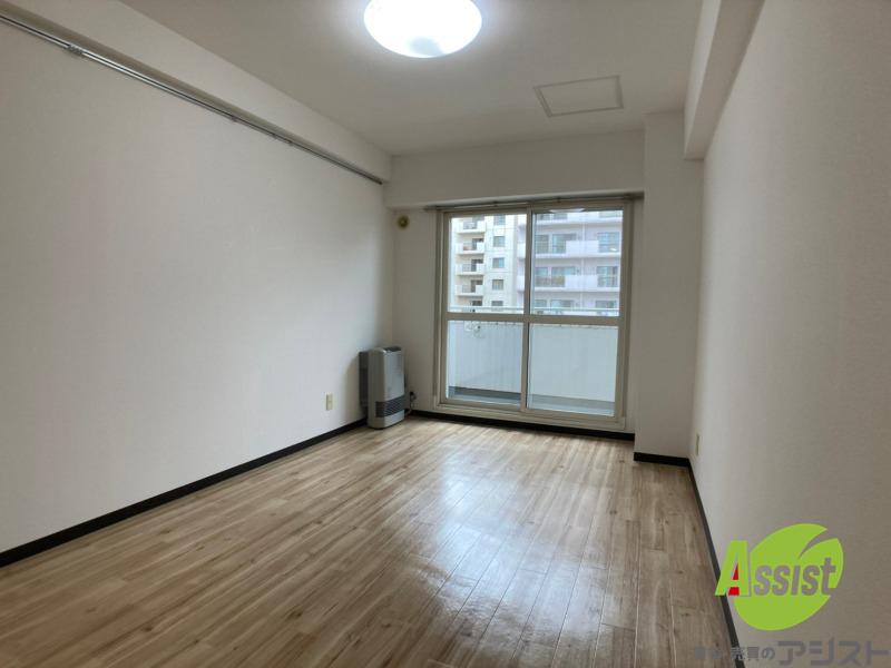 居室・リビング　広くてキレイなお部屋が広がっていて、充実した生活が送れそう。