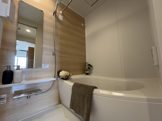 バス・シャワールーム　※写真は同タイプ住戸です。