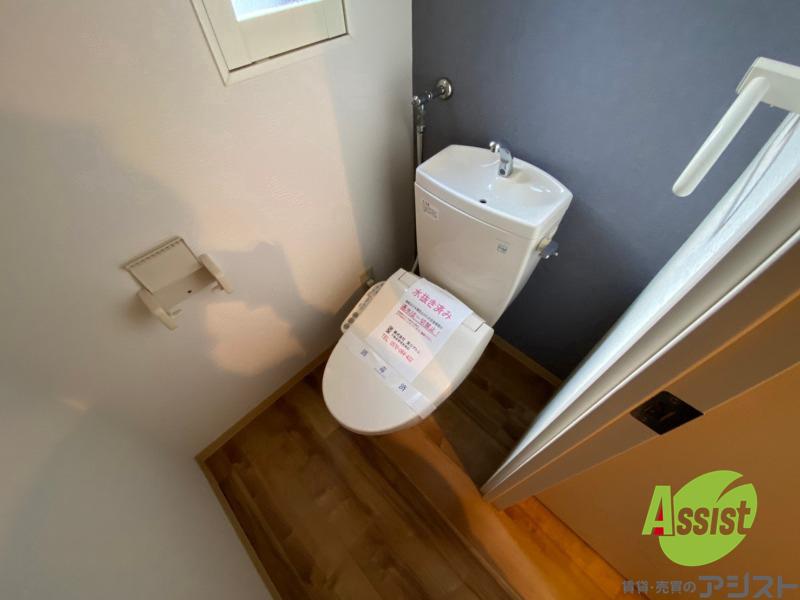 トイレ　こちらはトイレです。清潔感があり、安心して使用できます。