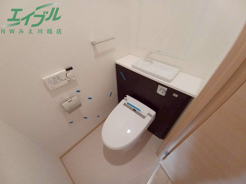 トイレ　同型参考写真