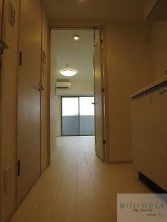 玄関　※同タイプの別のお部屋です。