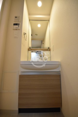 洗面設備　プレサンス南森町駅前　独立洗面化粧台