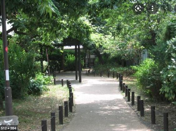 公園　烏山川緑道（公園）まで512m