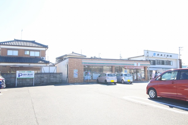 コンビニ　セブンイレブン新潟元町店（コンビニ）まで434m