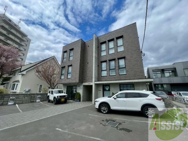 建物外観　札幌市中央区南八条西「Ｆｉｎｅｓｔ０８ＢＬＤ」