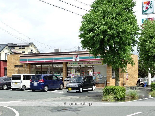 コンビニ　セブンイレブン（コンビニ）まで649m