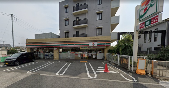 コンビニ　セブンイレブン（コンビニ）まで380m