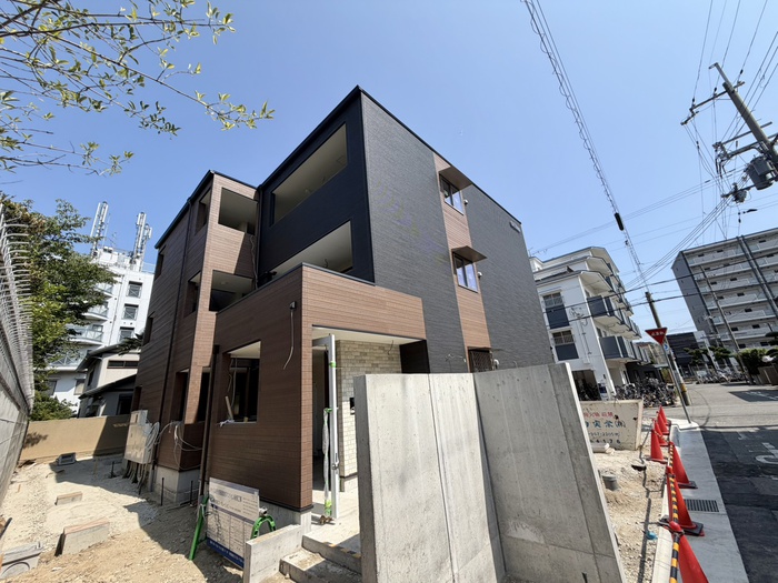 建物外観　建築中