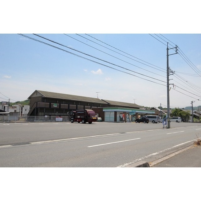 コンビニ　ファミリーマート津山国分寺店（コンビニ）まで190m