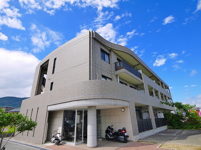 建物外観　外観は落ち着いています