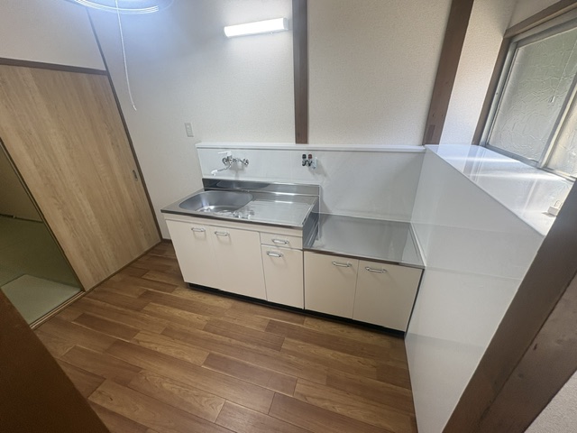吉祥院石原南町貸家のキッチン写真