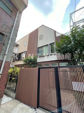 建物外観　外観は落ち着いています