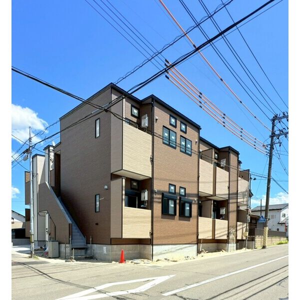 仙台市地下鉄南北線 黒松駅 徒歩8分 築2年