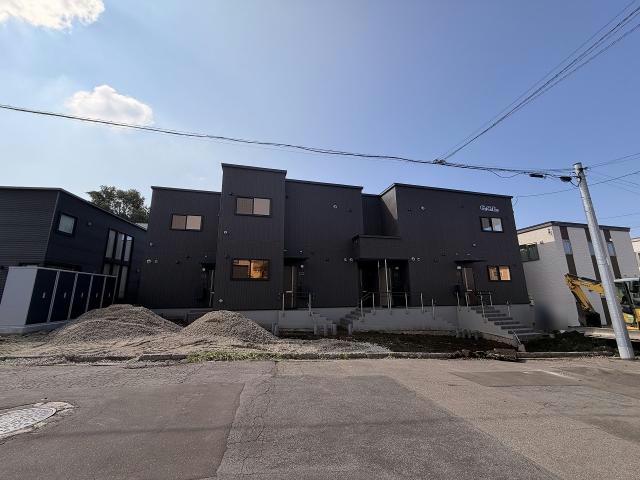 建物外観　建築中
