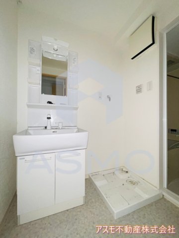 洗面設備　同マンション別部屋参考写真