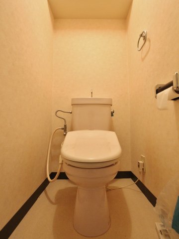 トイレ　参考写真（同物件別部屋）
