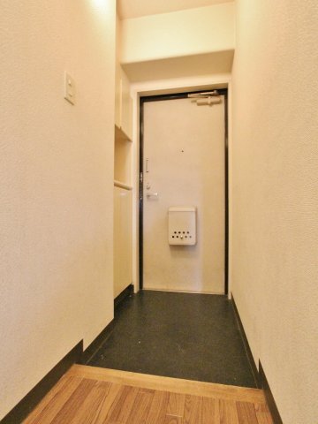 玄関　参考写真（同物件別部屋）