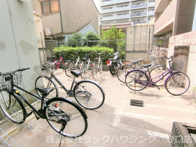 地下鉄谷町線 守口駅 徒歩6分 9階建 築28年の外観写真