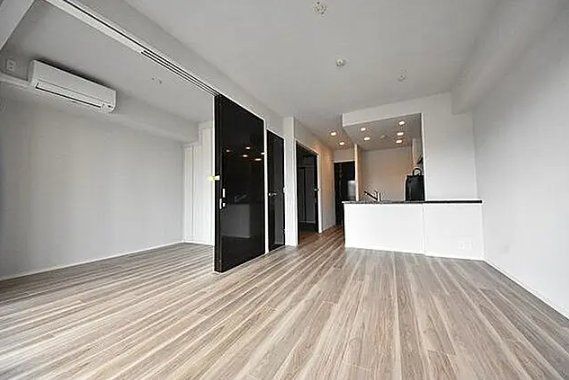 ディームス渋谷本町の居間写真