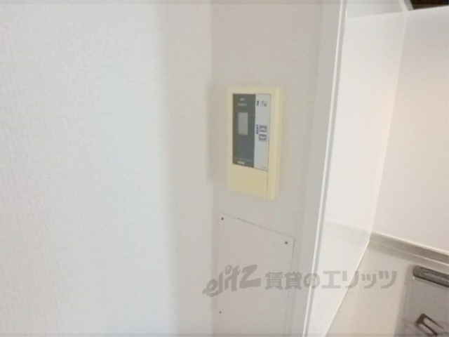 その他設備　給湯器リモコン