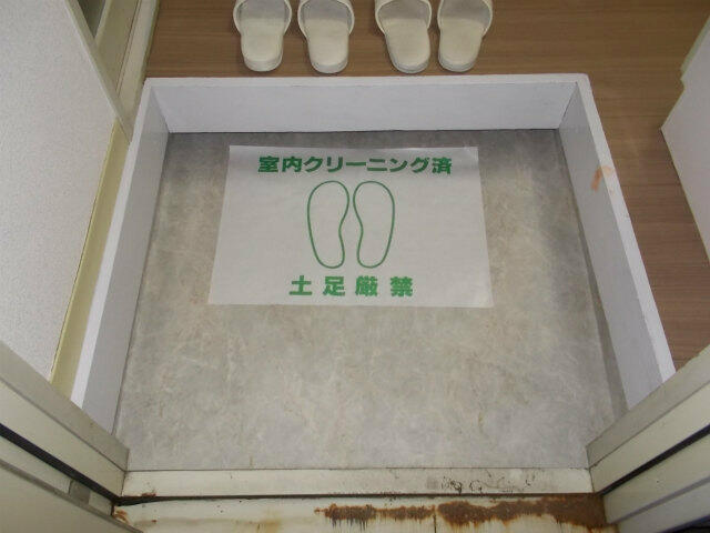 西武新宿線 上石神井駅 徒歩10分 2階建 築39年の玄関写真