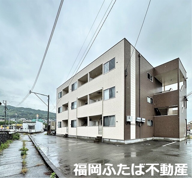 グラレオン鶴田の外観写真