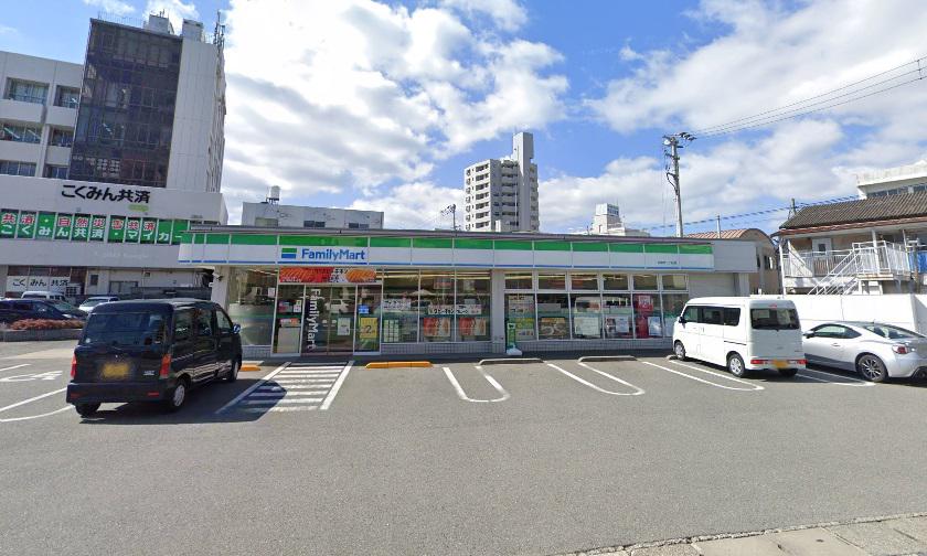 コンビニ　ファミリーマート昭和町三丁目店（コンビニ）まで805m