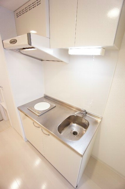 ＪＲ総武線快速 船橋駅 徒歩3分 11階建 築16年のキッチン写真