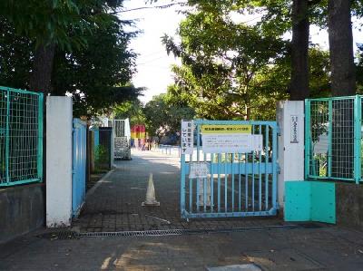 小学校　杉並区立高井戸第二小学校（小学校）まで403m