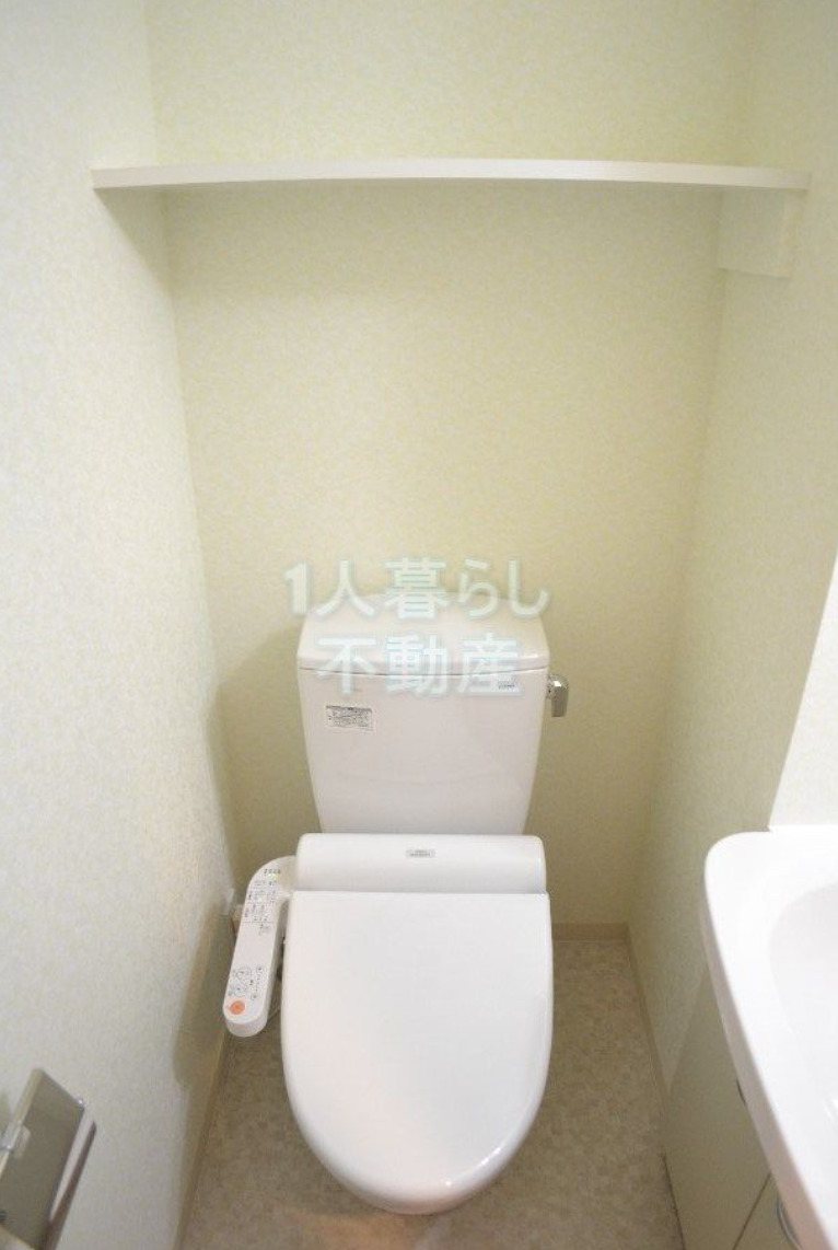 京急本線 青物横丁駅 徒歩2分 12階建 築13年のトイレ写真