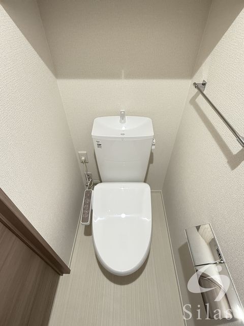 阪急宝塚線 服部天神駅 徒歩6分 3階建 新築のトイレ写真