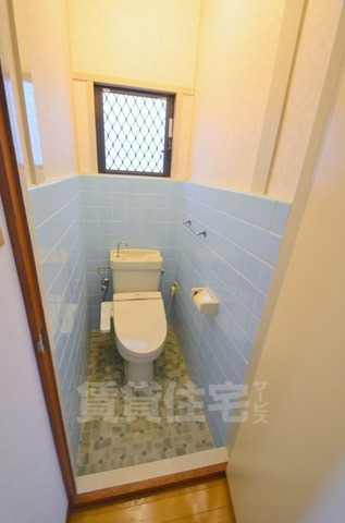 松生町12-4貸家のトイレ写真