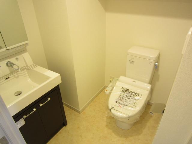 トイレ　※別部屋の参考写真です。