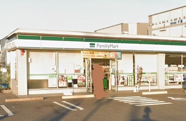 コンビニ　ファミリーマート　彦根高宮東店（コンビニ）まで200m