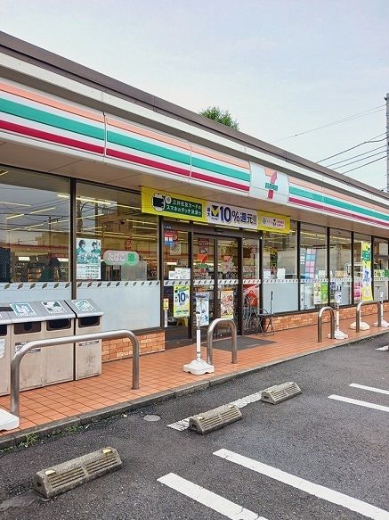 コンビニ　セブンイレブン北区浮間中央通り（コンビニ）まで203m