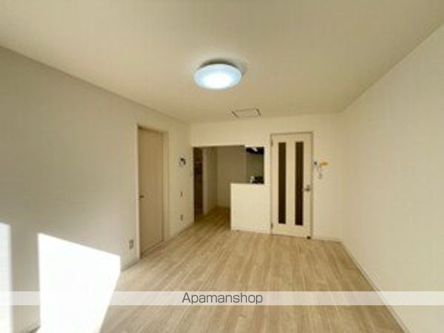 プラッツ南16条の玄関写真