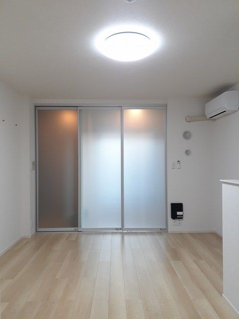 ローレルIIの居間写真