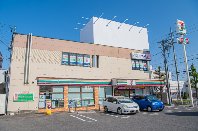 コンビニ　セブン-イレブン 名古屋八筋町店（コンビニ）まで320m